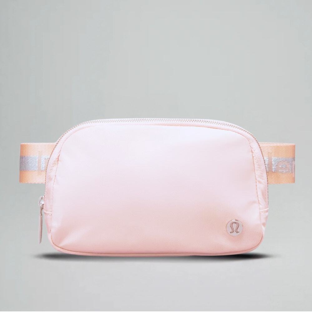 NEW Lululemon Everywhere Crossbody Belt Bag 1L Wordmark - Pink and Silver - Picture 2 of 2